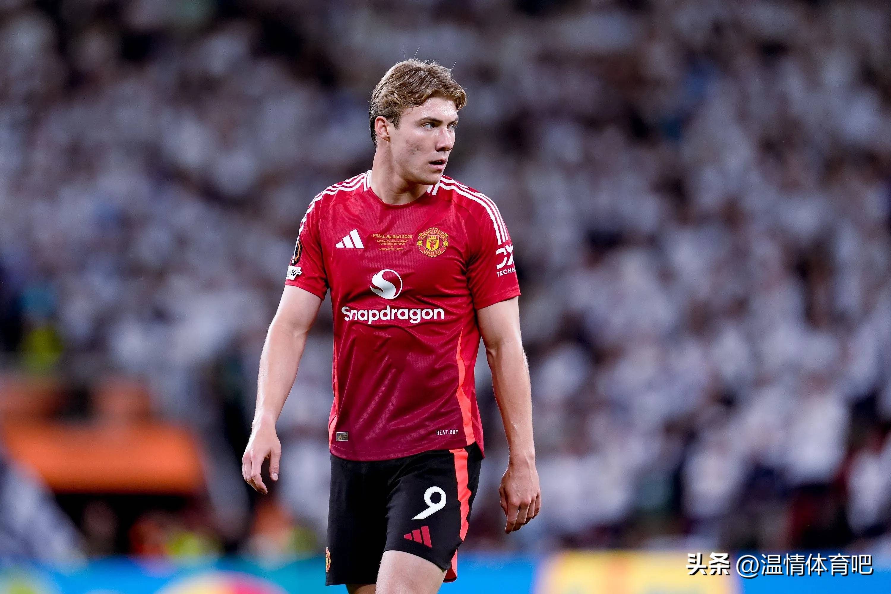 包含转会期曼城调整名单以备欧联，遗憾出局环节打磨，悬念犹存，临场指挥获称赞的词条