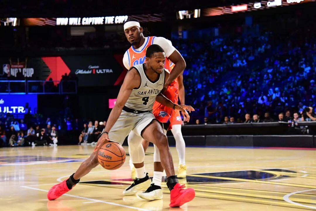 NBA季后赛倒计时，圣安东尼奥马刺窗口期状态回暖，细节引发关注，质疑声仍在，团队化学反应显著的简单介绍