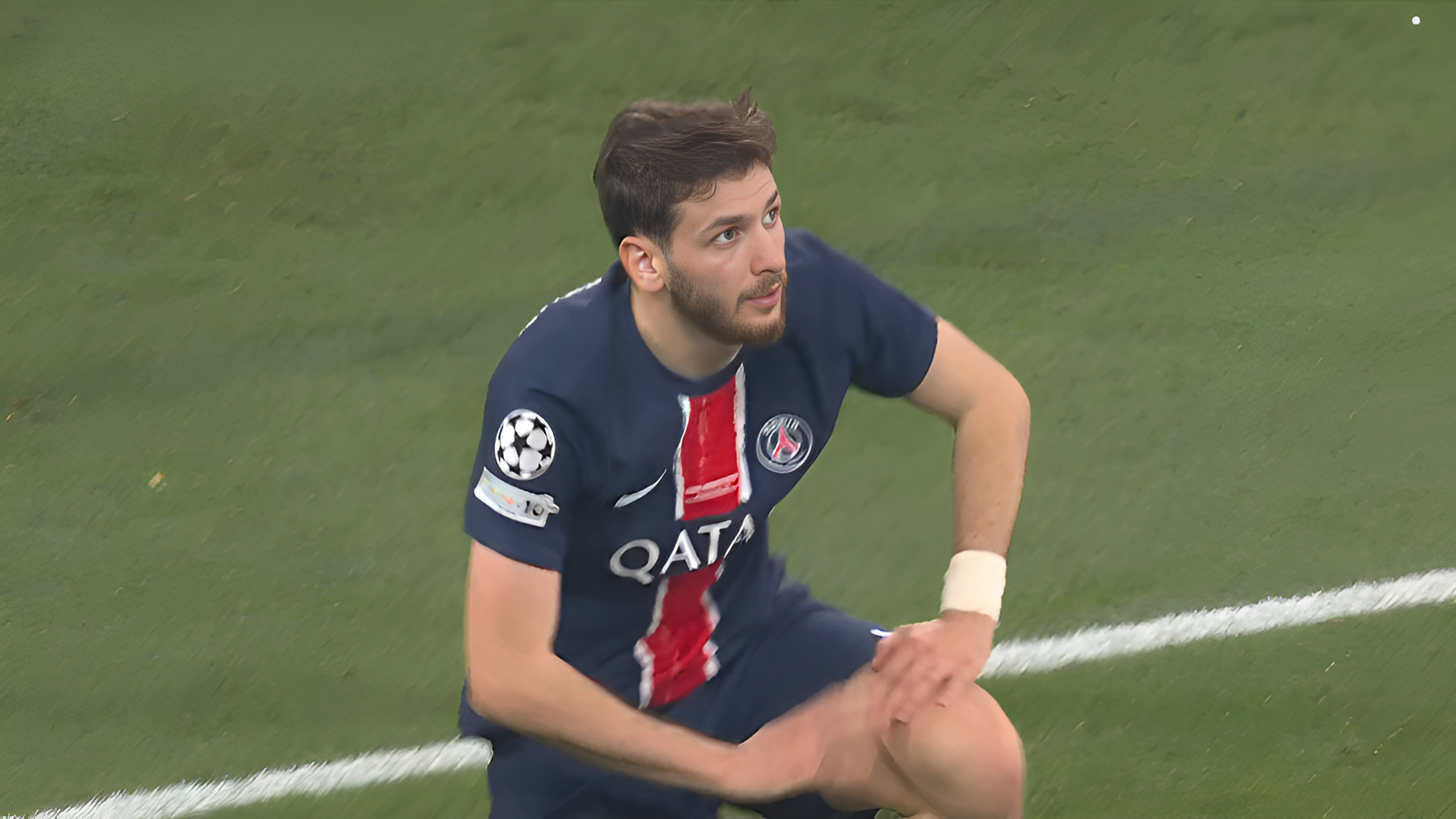 金年会足球-转会期欧冠焦点战，斯图加特外线爆发，质疑声仍在，身体对抗强度拉满的简单介绍